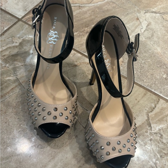 Rock & Republic Black and Cream Peep-Toe Heels - Picture 2 of 10